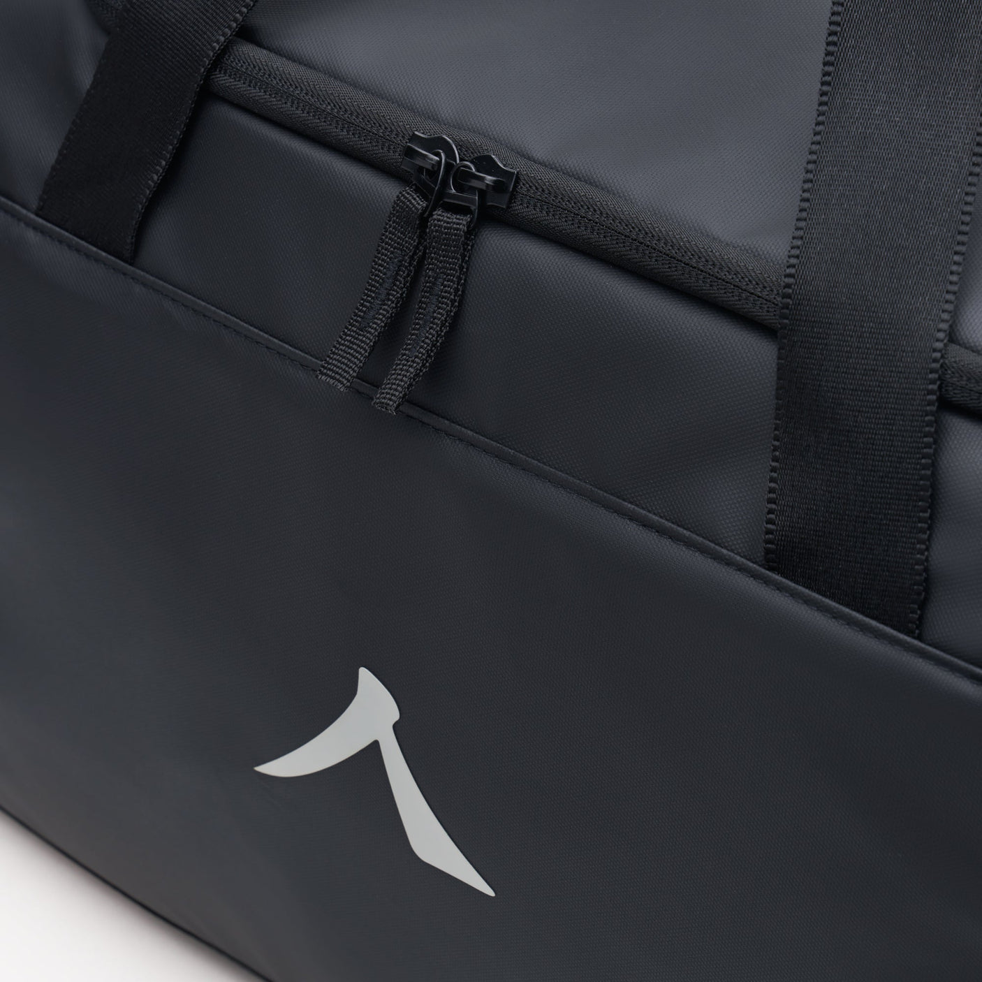 Kanso Sports Intuko D 35L Duffel Bag | Black