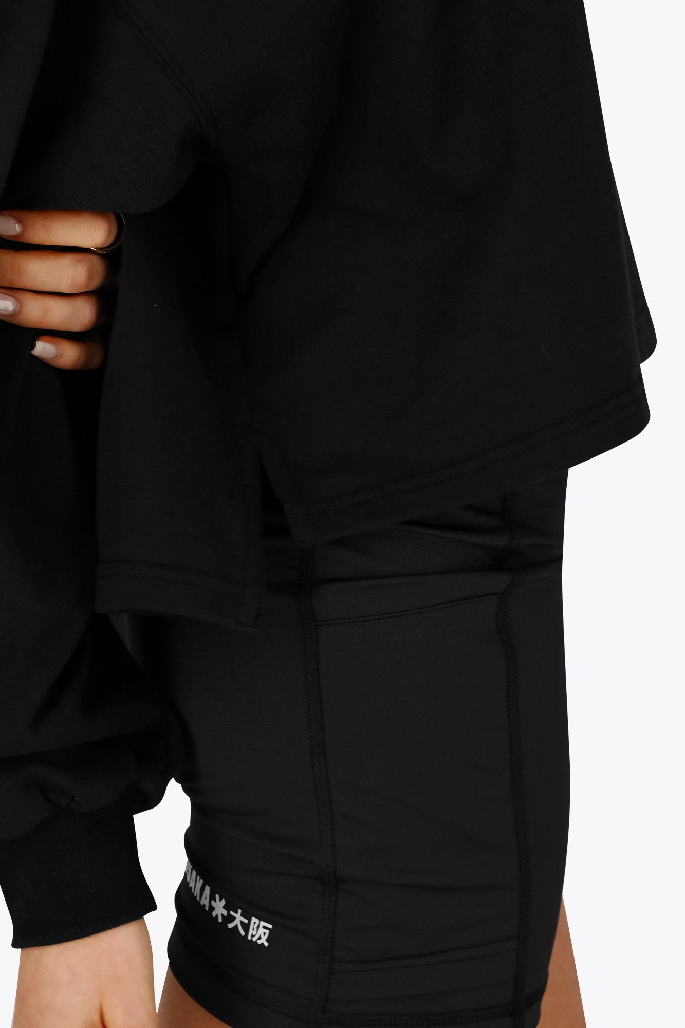 Osaka Women Cropped Hoodie | Black