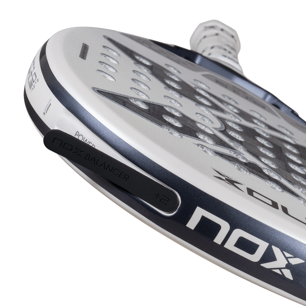 Pala de pádel NOX AT10 Genius 12K Alum Xtreme Lite 2026