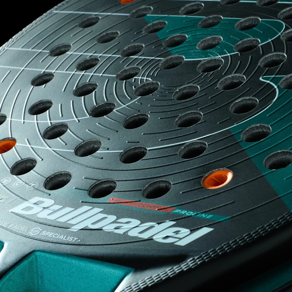 Bullpadel Hack 04 Hybrid 2025 | Power & Control – Racket Central